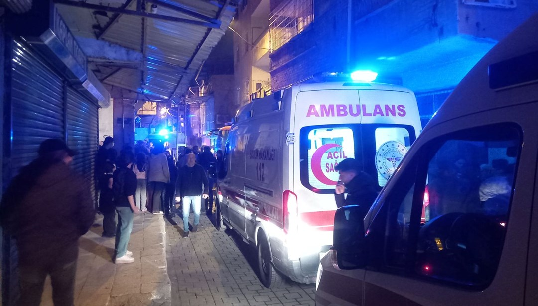 Diyarbakır’da ev yandı: 9’u çocuk 12 kişi dumandan etkilendi