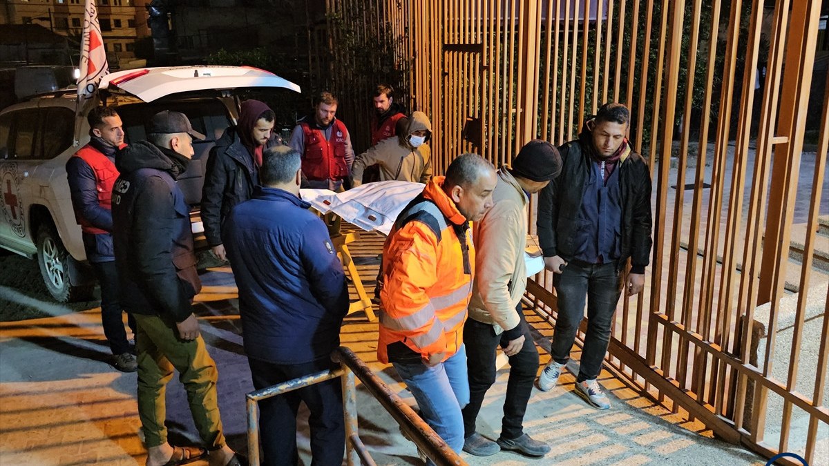 İsrailli esire ait olmadığı öne sürülen cenaze Gazze’ye iade edildi